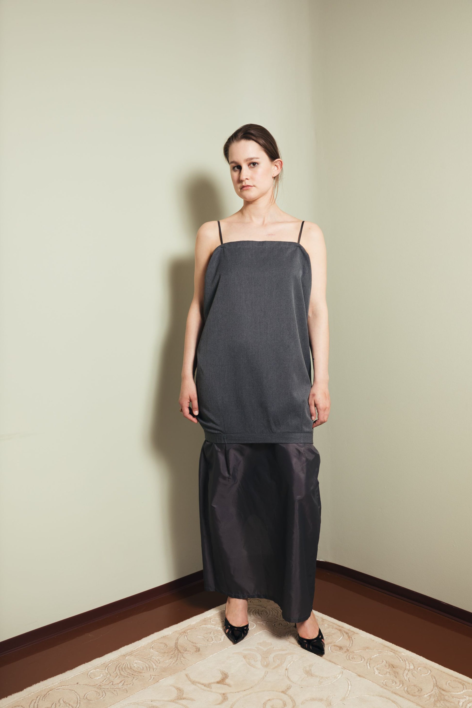 Open back dress in gray S-L